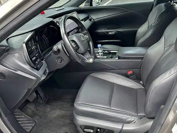 Lexus RX 2023