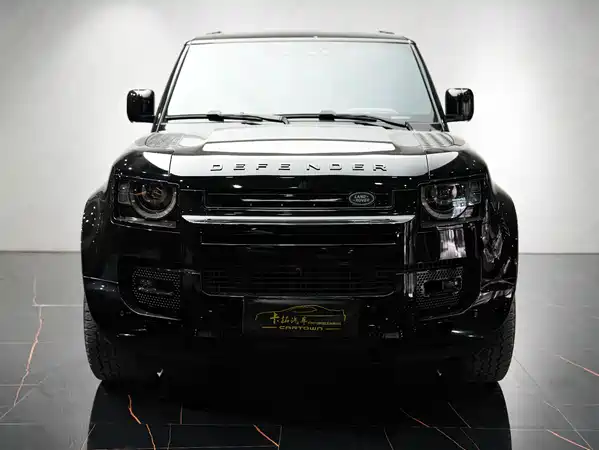 Land Rover Defender 2021