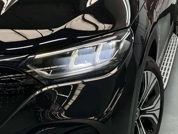 Mercedes-Benz EQE SUV 2025