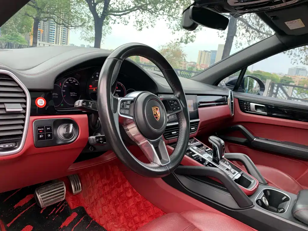 Porsche Cayenne 2019 — фото 18