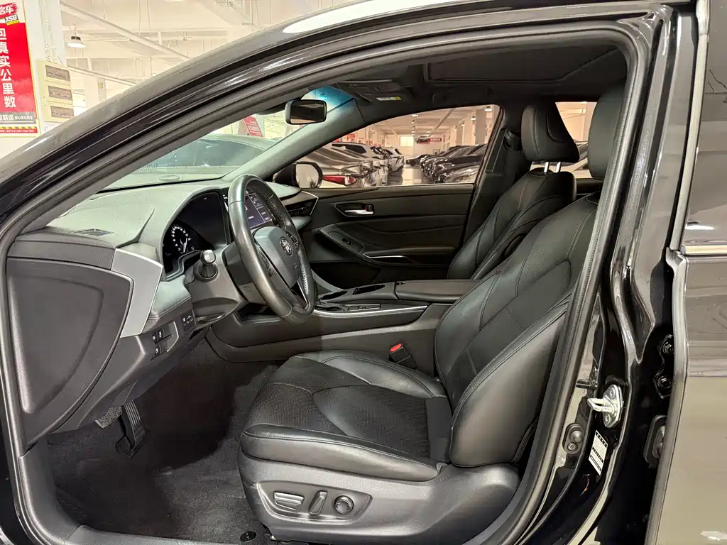 Toyota Avalon 2020 — фото 10