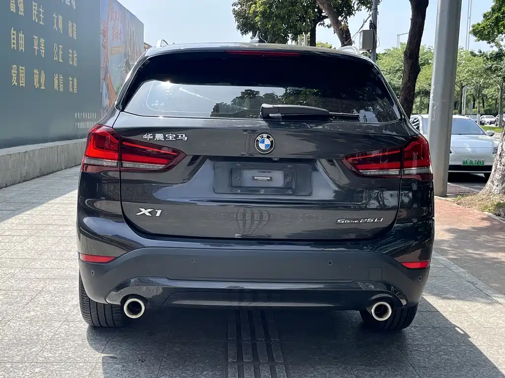 BMW X1 2021 — фото 4