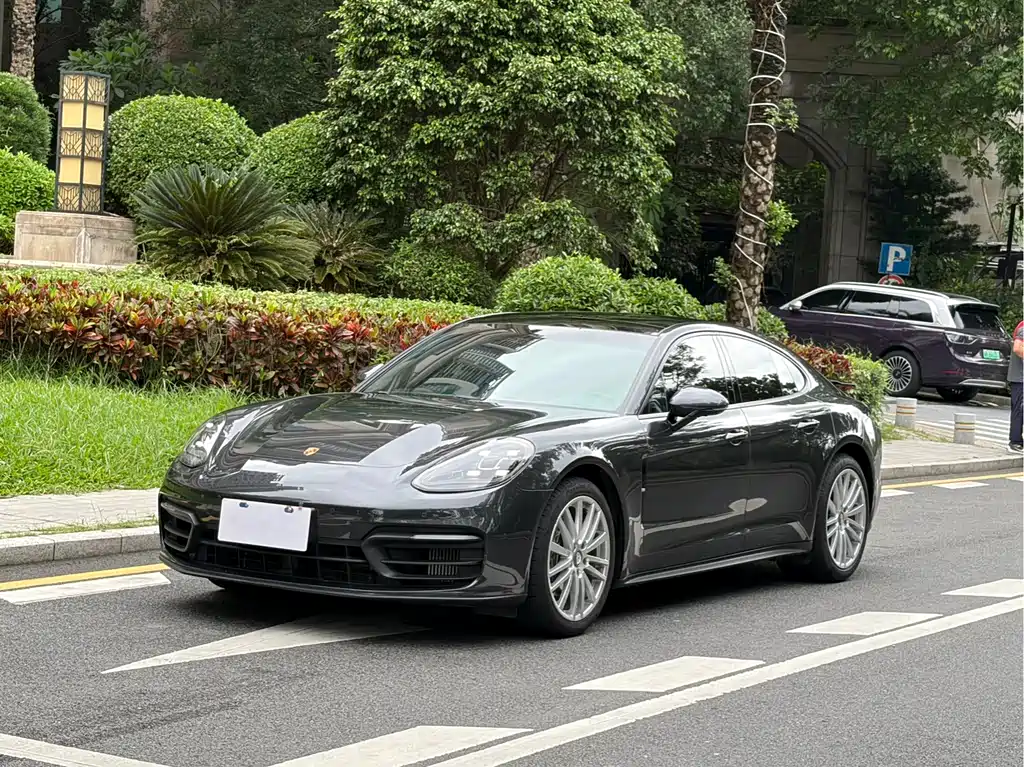 Porsche Panamera 2024 — фото 1