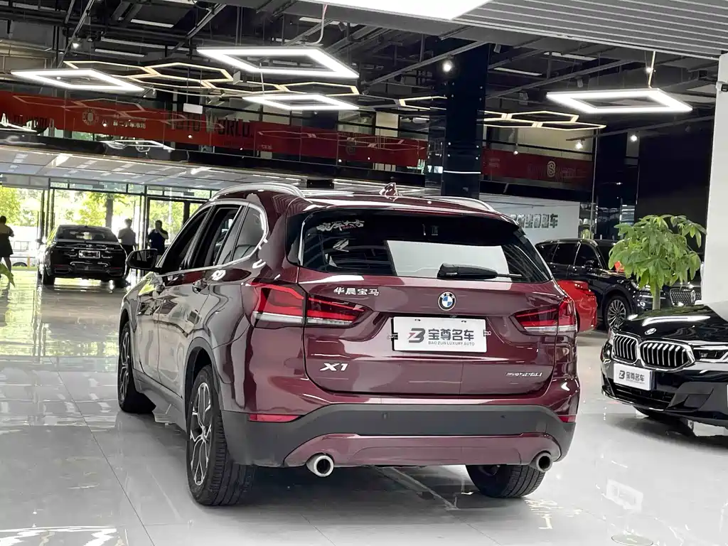 BMW X1 2021 — фото 9