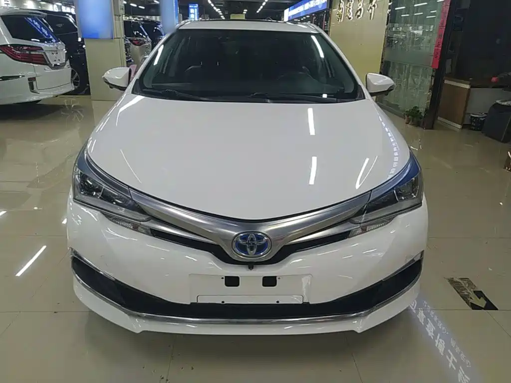 Toyota Corolla 2018 — фото 3