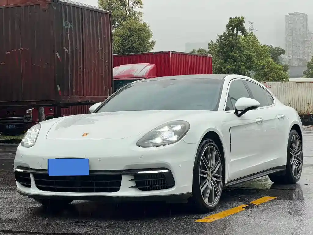 Porsche Panamera 2020 — фото 1