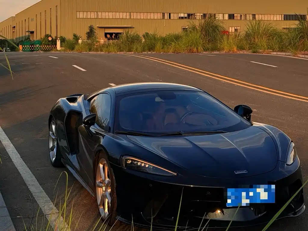 McLaren GT 2022