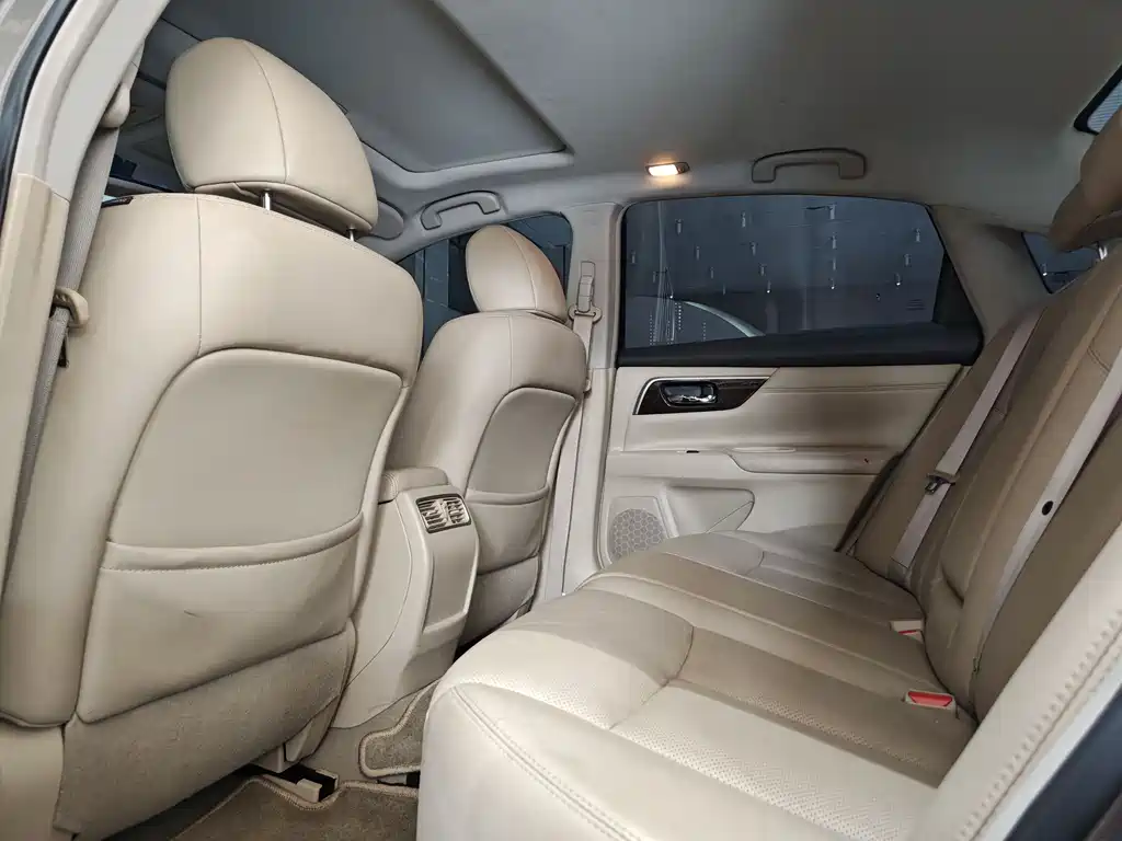 Nissan Teana 2015