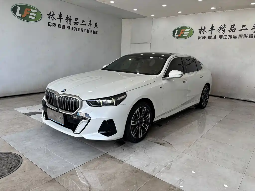 BMW 5 Series 2024