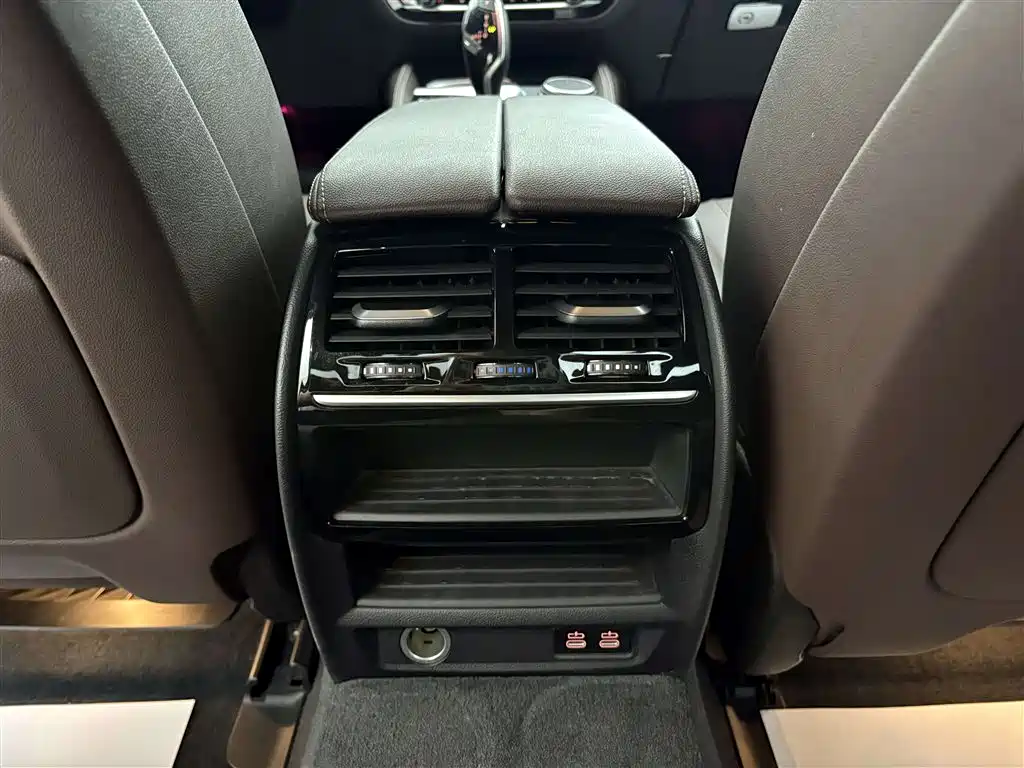 BMW 5 Series New Energy 2022 — фото 13