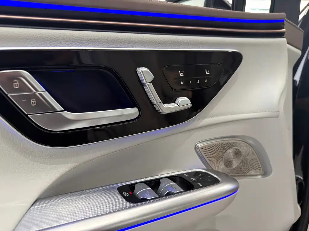 Mercedes-Benz EQE SUV 2023