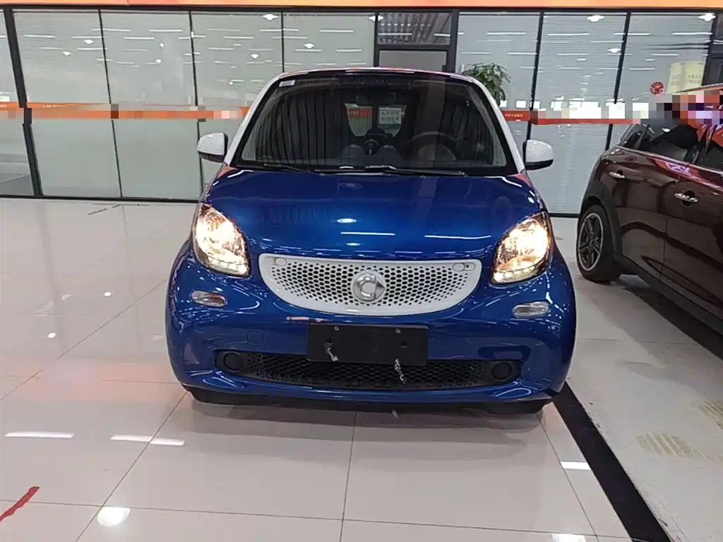 smart Fortwo 2017 — фото 3