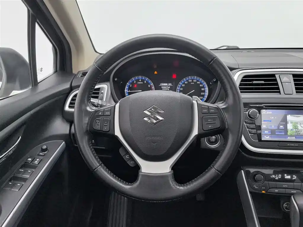 Suzuki S-Cross 2015 — фото 11