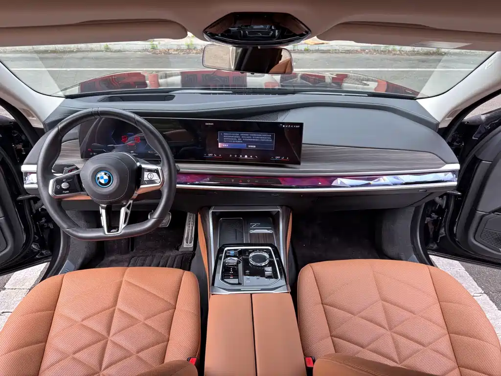 BMW i7 2023
