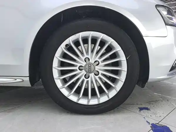 Audi A4L 2016