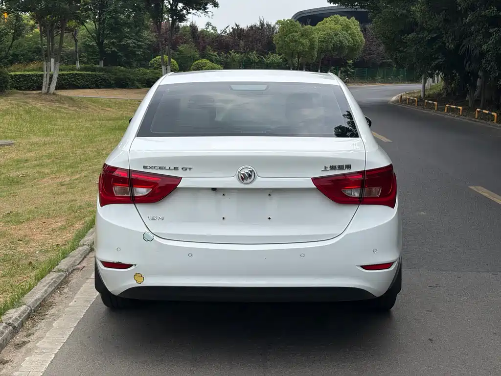 Buick Excelle 2015 — фото 12