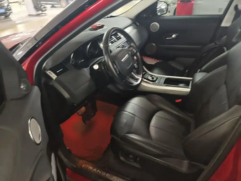 Land Rover Evoque 2019 — фото 16