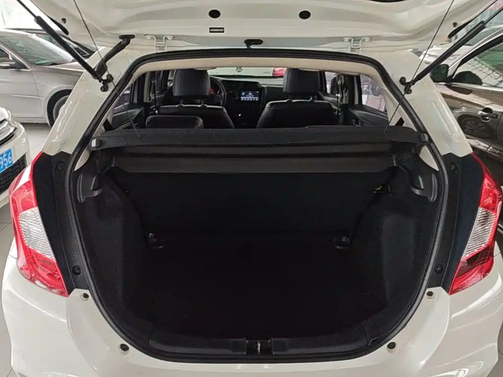Honda Fit 2018 — фото 19