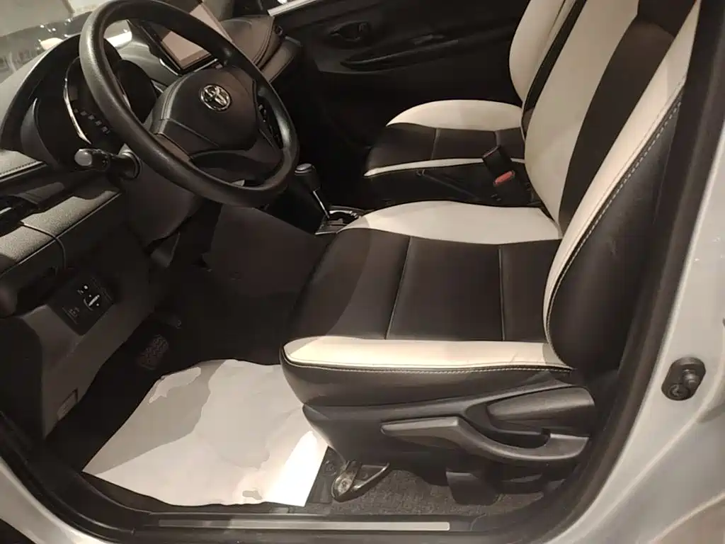 Toyota Yaris L 2020 — фото 15