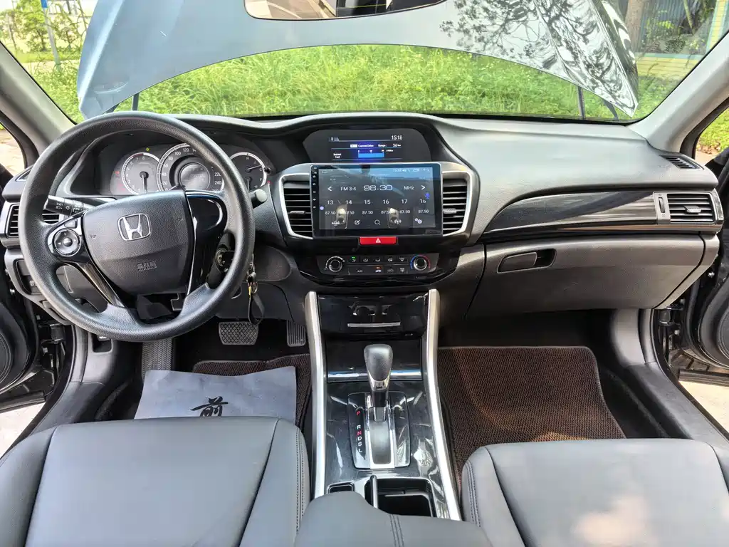 Honda Accord 2017 — фото 16