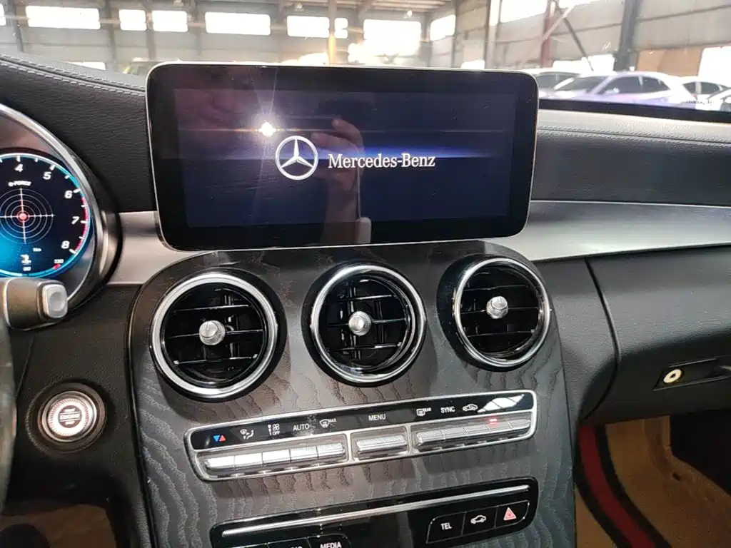 Mercedes-Benz C-Class 2019 — фото 9