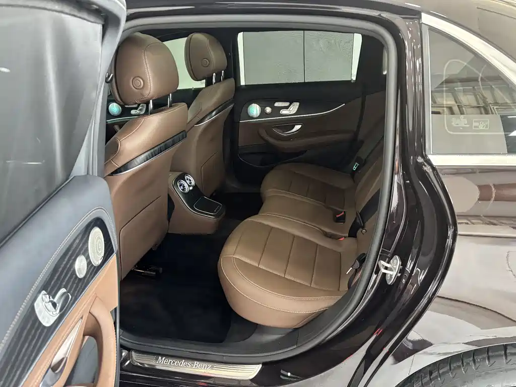 Mercedes-Benz E-Class 2023 — фото 22