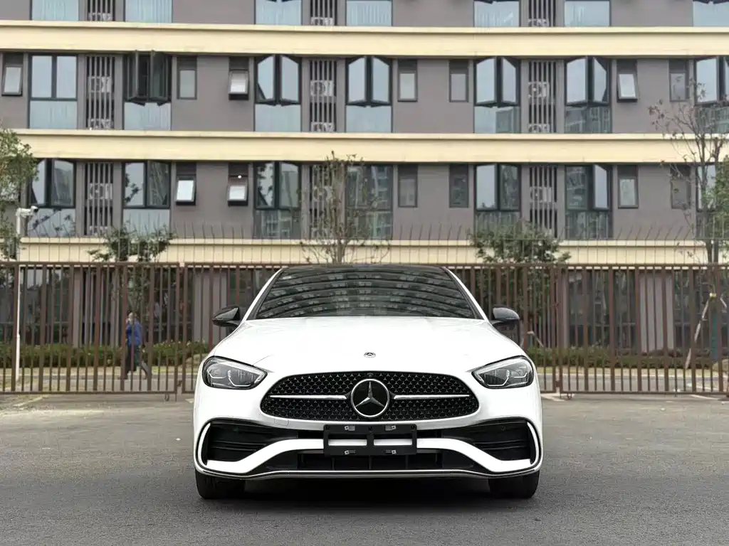 Mercedes-Benz C-Class 2024