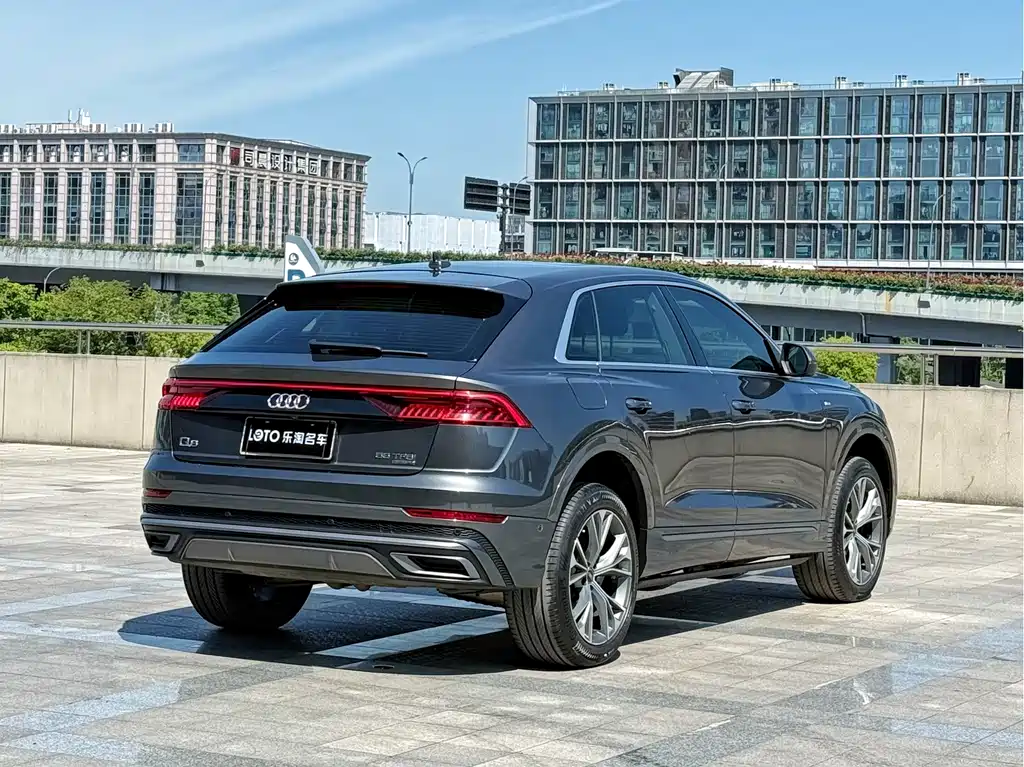 Audi Q8 2021 — фото 3