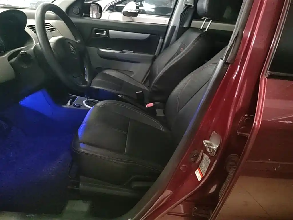 Suzuki Swift 2015 — фото 15