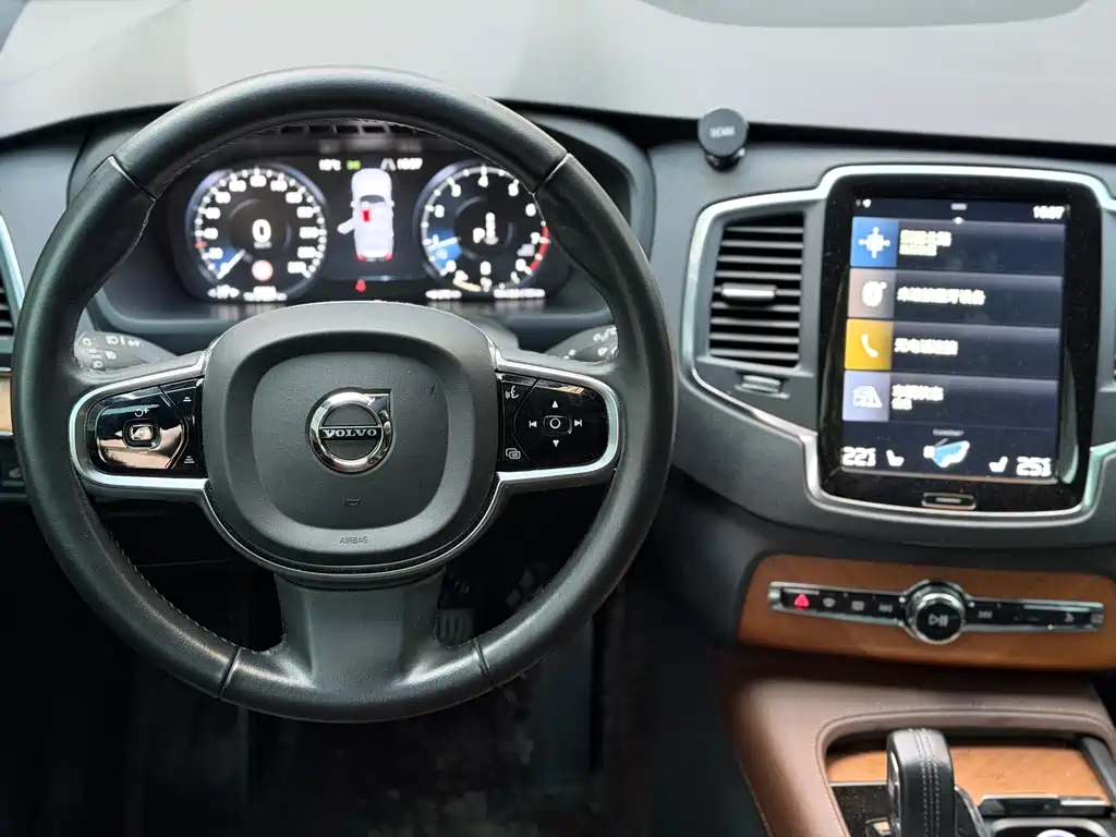 Volvo XC90 2020 — фото 6