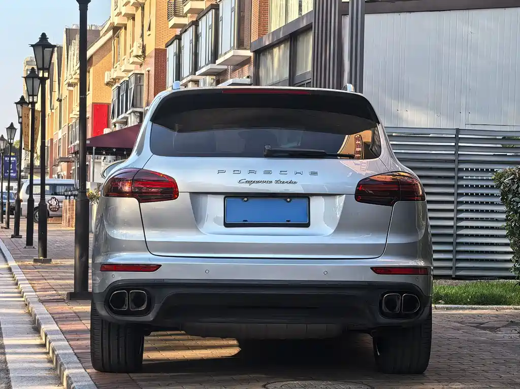 Porsche Cayenne 2015 — фото 4