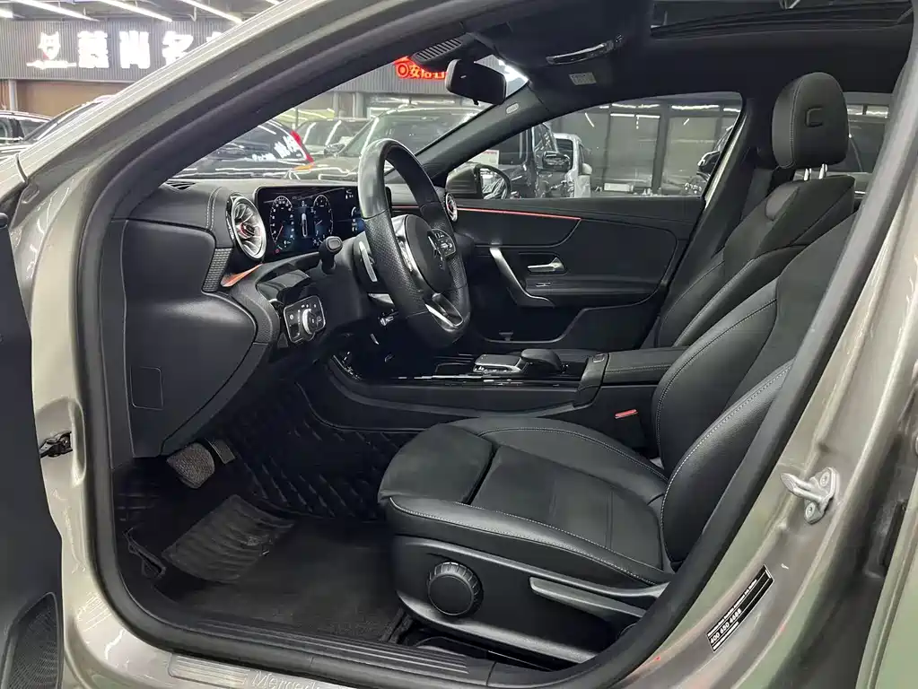 Mercedes-Benz A-Class 2022 — фото 7
