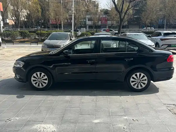 Volkswagen Lavida 2013