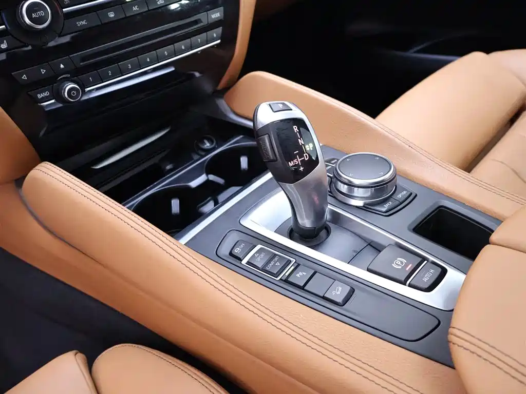 BMW X6 2017 — фото 12