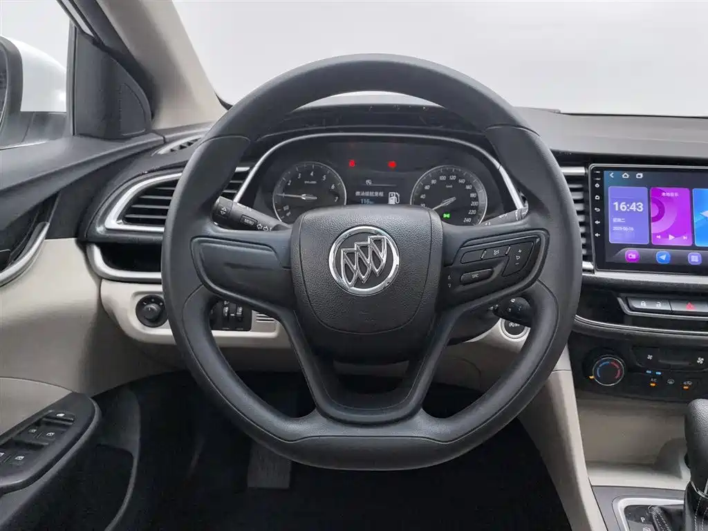 Buick Excelle 2016 — фото 11