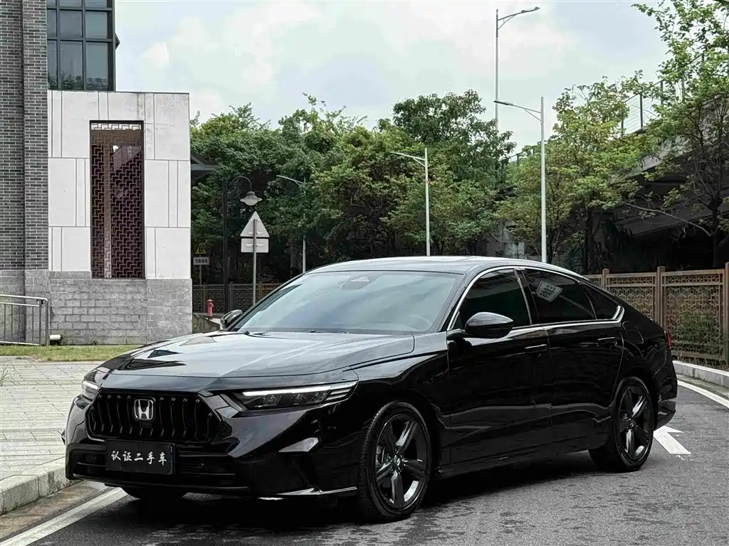 Honda Inspire 2025 — фото 13