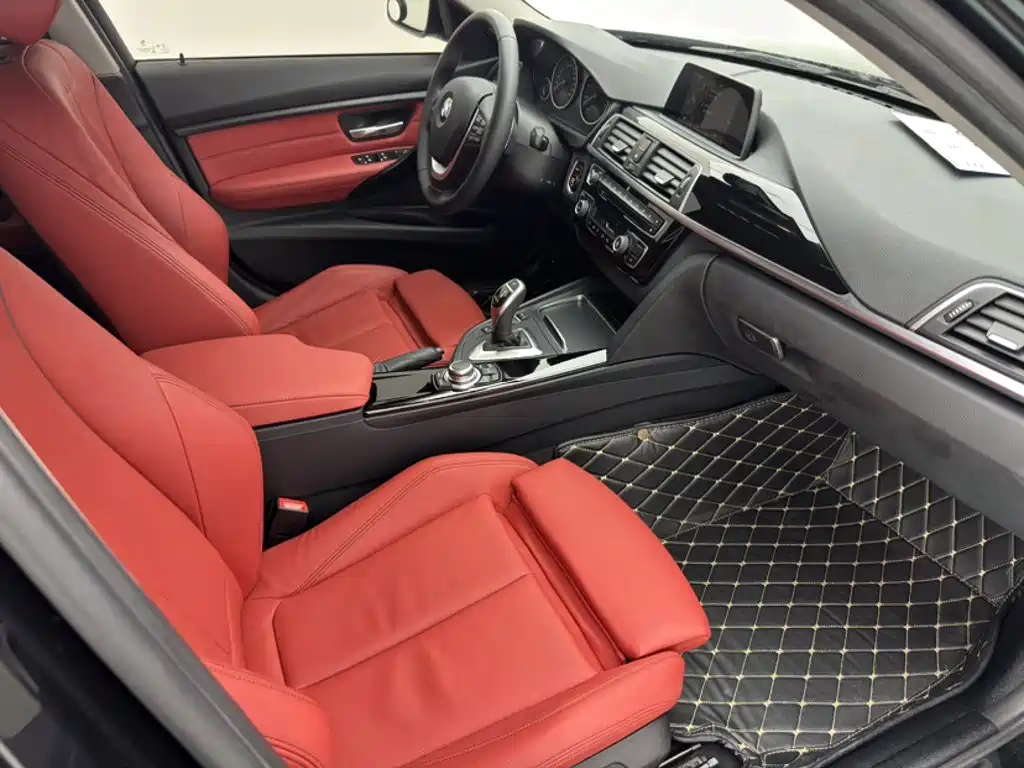 BMW 3 Series 2017 — фото 19