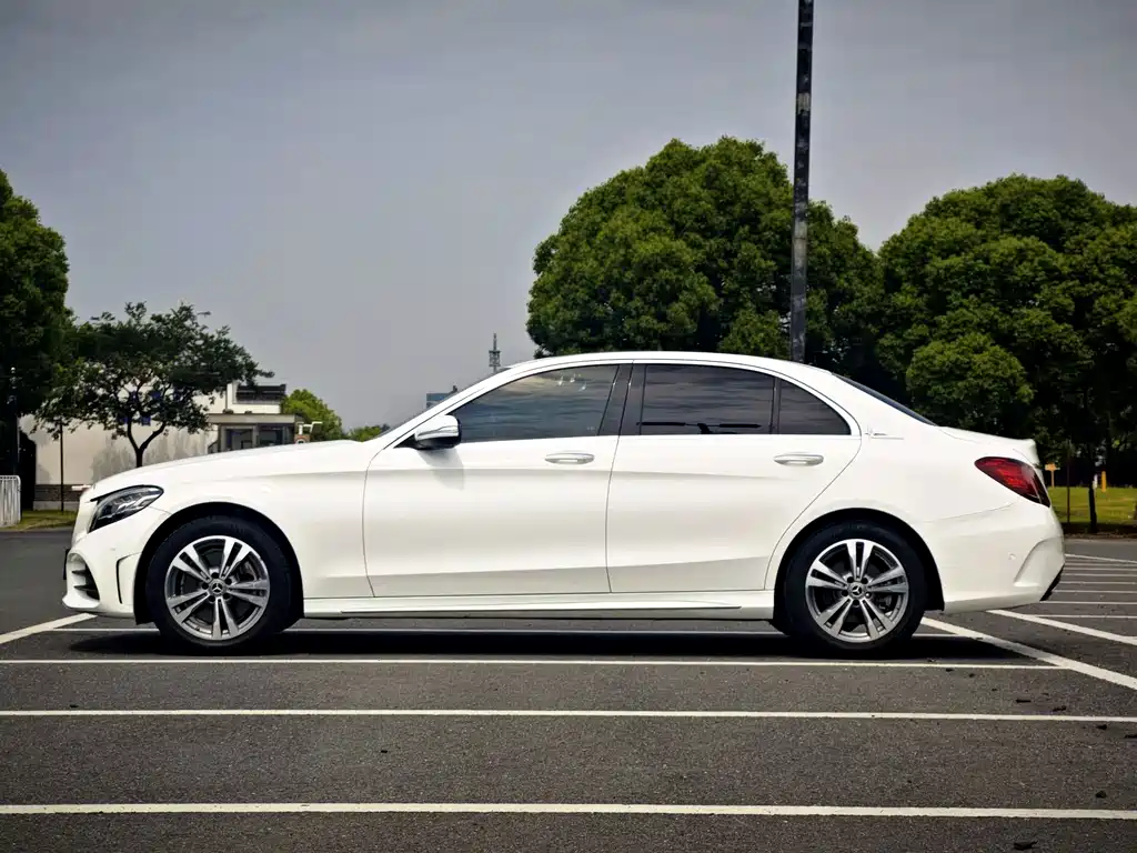 Mercedes-Benz C-Class 2020