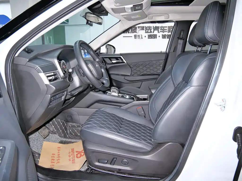 Mitsubishi Outlander 2023 — фото 10