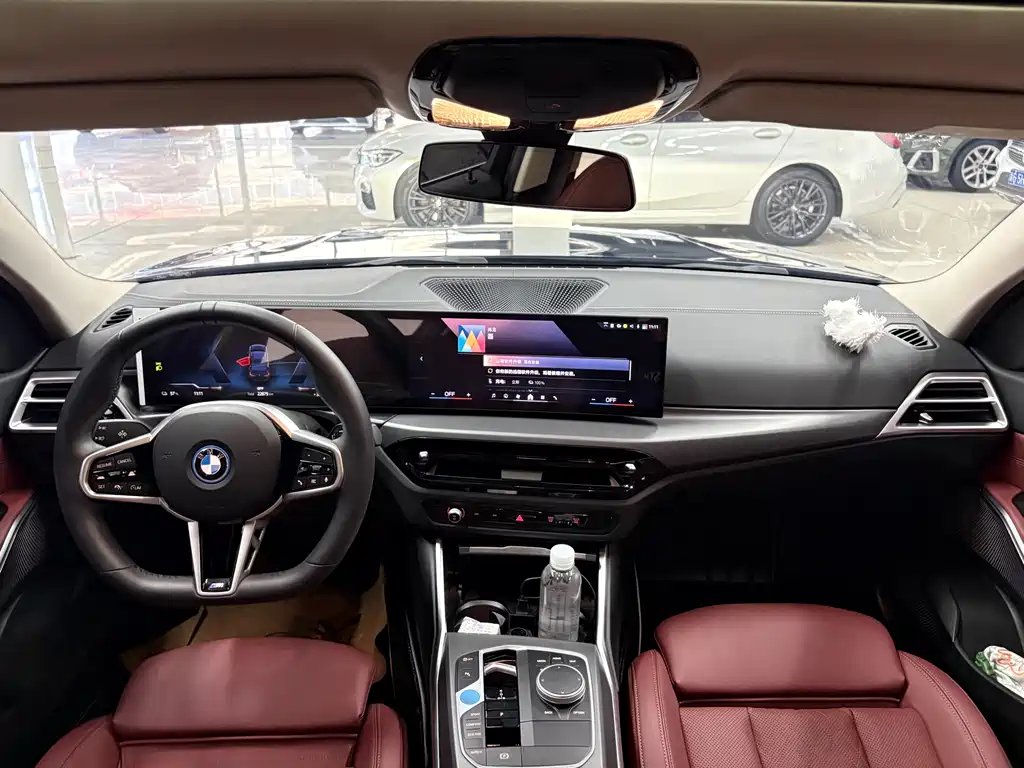 BMW i3 2026 — фото 9