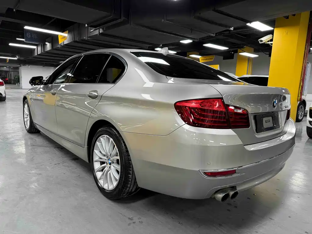 BMW 5 Series 2016 — фото 9
