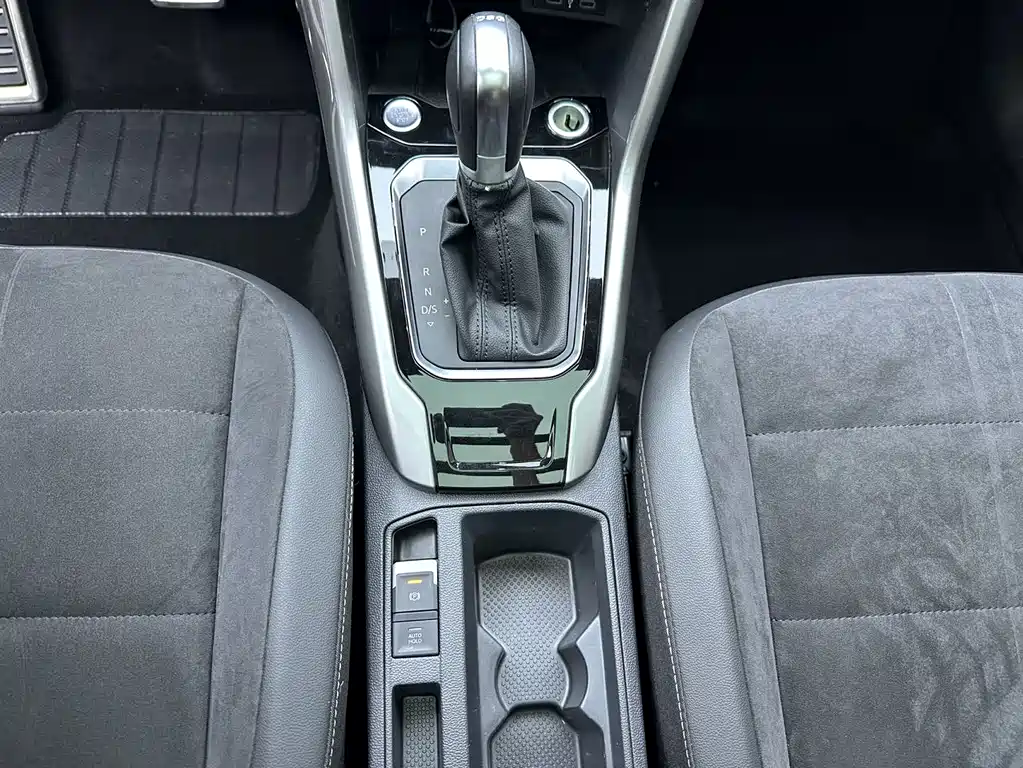 Volkswagen T-Roc 2023 — фото 15