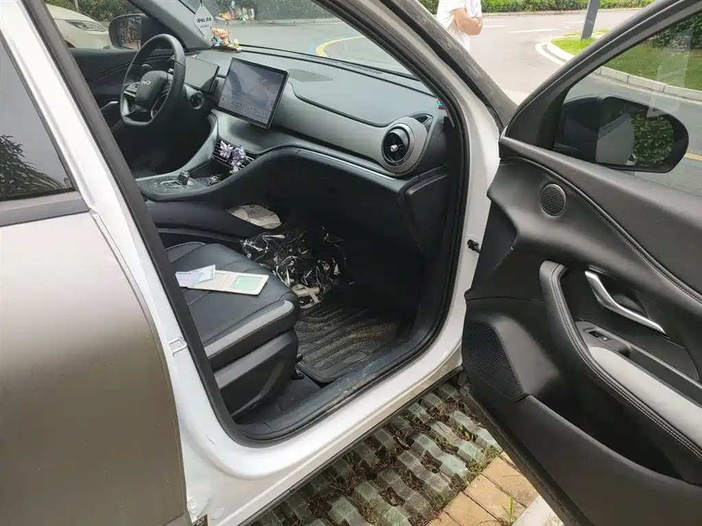 BYD Seal 05 DM-i 2025 — фото 20