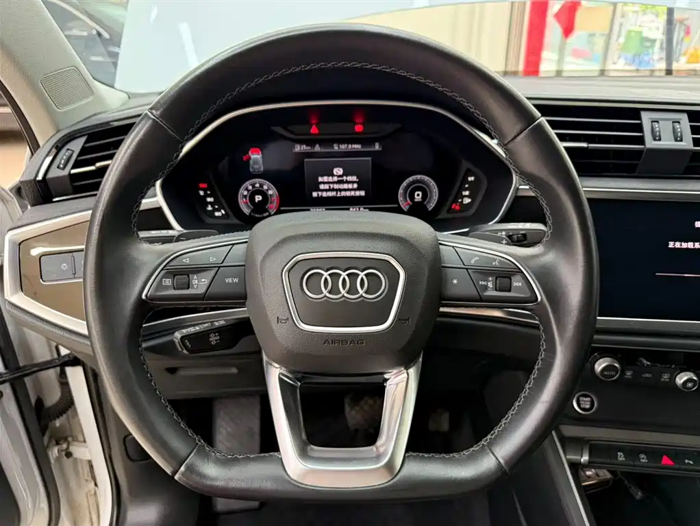 Audi Q3 2023 — фото 11