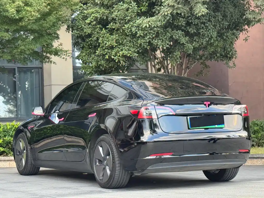 Tesla Model 3 2023 — фото 10