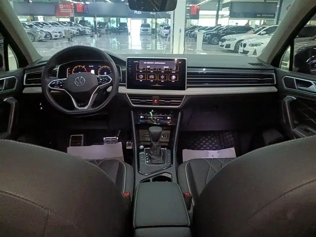 Volkswagen Tiguan L 2022 — фото 10