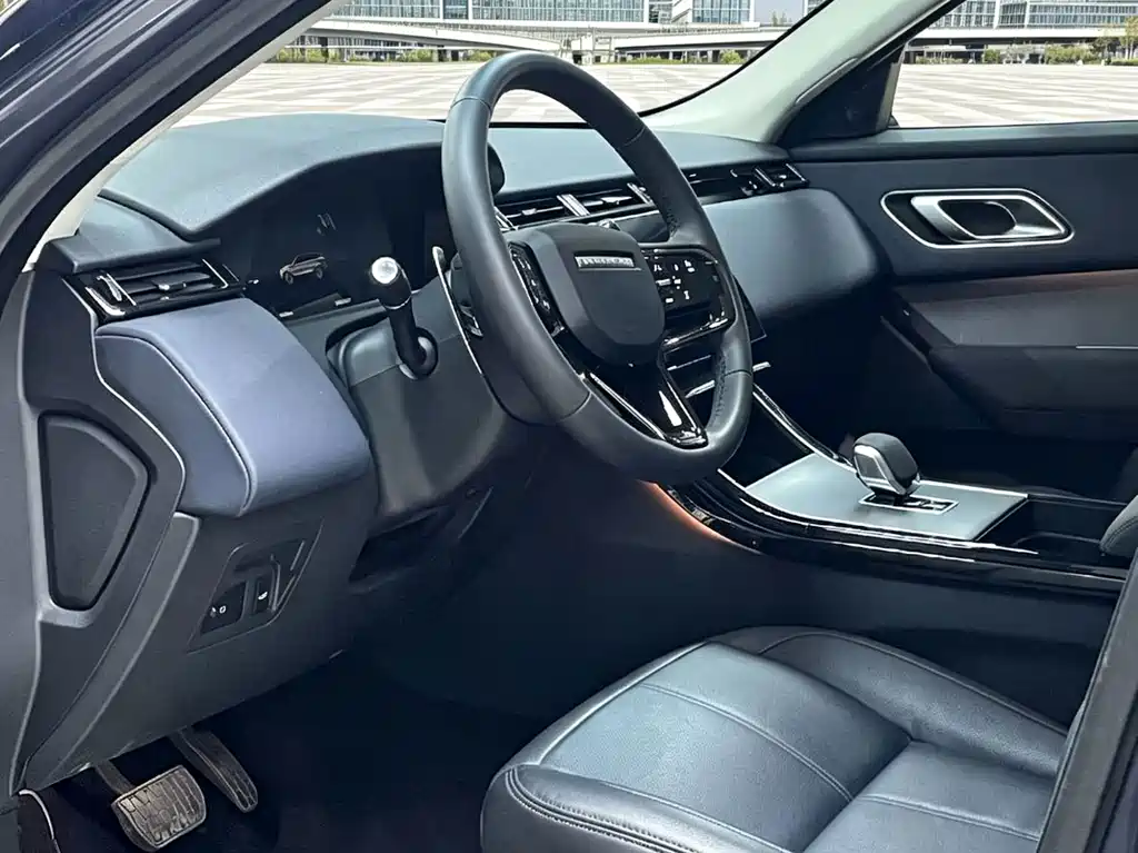 Land Rover Range Rover Velar 2023 — фото 2