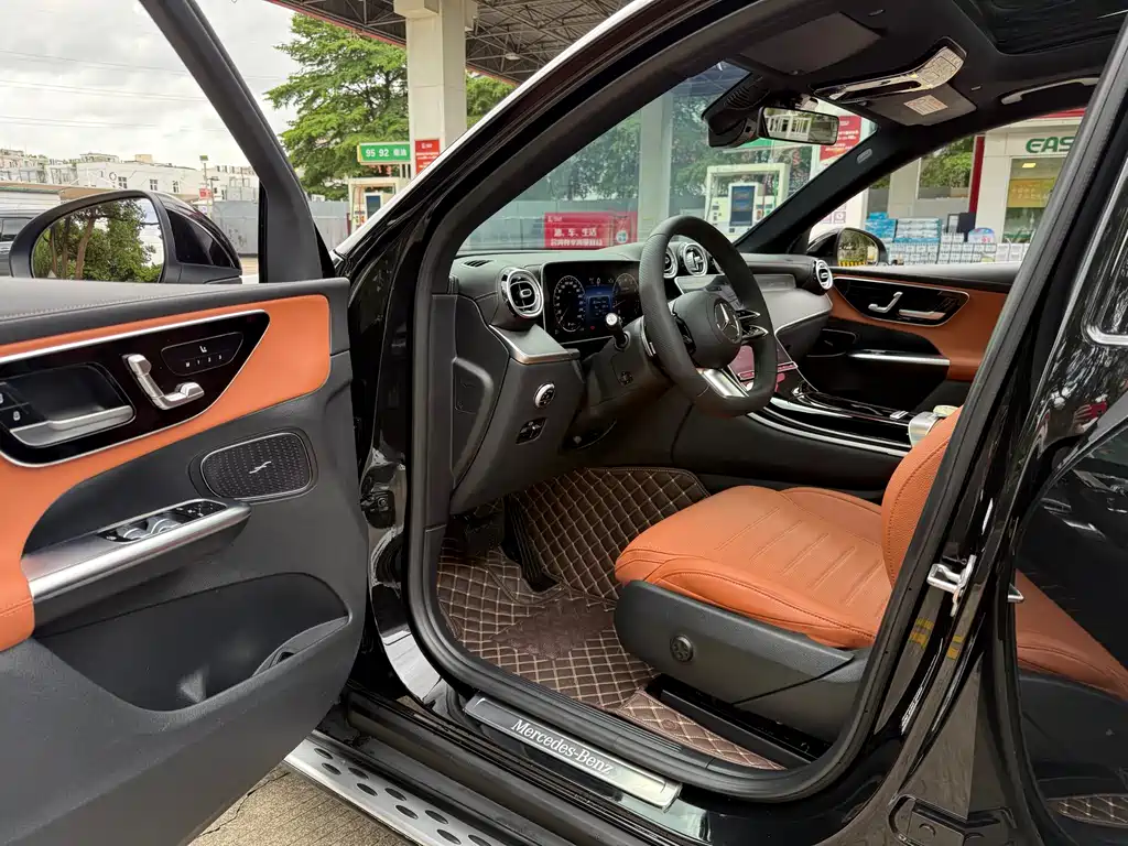 Mercedes-Benz GLC 2023