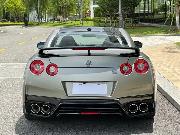 Nissan GT-R 2010
