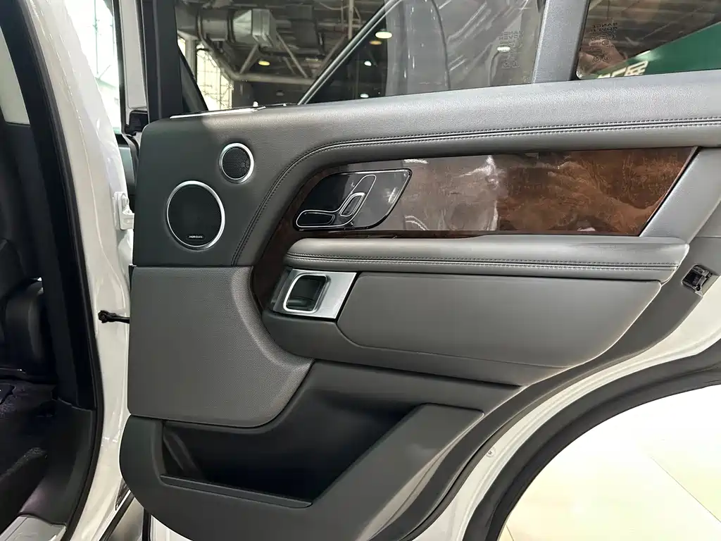 Land Rover Range Rover 2020 — фото 21